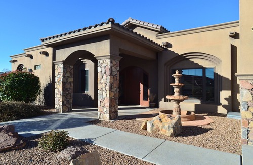 Las Cruces House | Custom Cruces Tuscan Home - Minutes to Shopping, Golf Course, Mountains and More