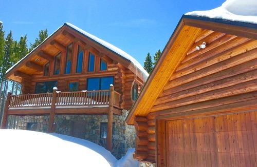 Timber Trail House | Custom Log Home - True Ski-in/Ski-Out - Secluded & Beautiful!