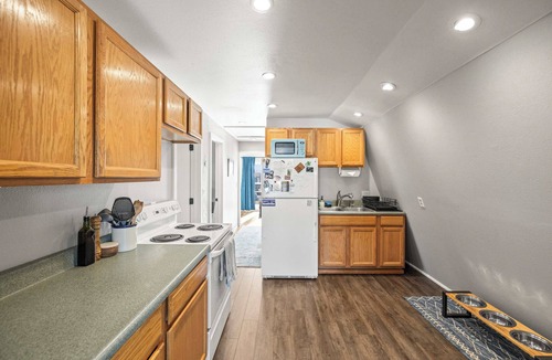 Leadville North House | Dairy Flat 2BR — Hot Tub, Fenced Dog Yard, Walk to Downtown Leadville
