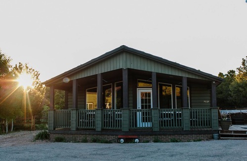 Spanish Valley Cabin | Daybreak Cabin @ Whispering Oaks, 20 miles from Moab!