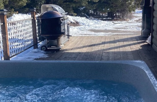 Spanish Valley Cabin | Daybreak Cabin @ Whispering Oaks, 20 miles from Moab!