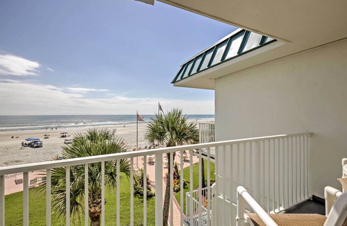 Lenox Park Apartment | Daytona Beach Studio w/Oceanfront Balcony & Pool!