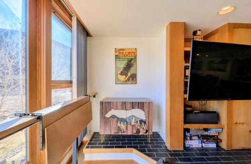Lakeside Village House | Decatur 1789 by SummitCove Lodging in Colorado