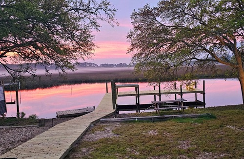 Carrabelle House | Deepwater Lighted Dock Sunrise Views Boat and Trailer Parking Sleeps 6