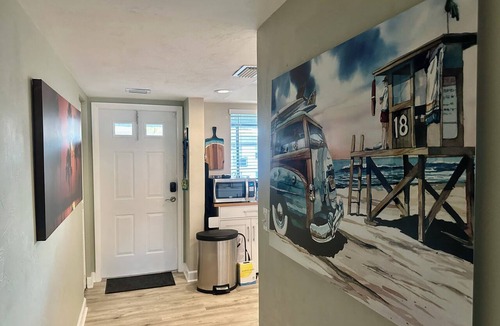 East Naples Condo | Delightful Naples Condo with large Resort Pool and Pickleball/Tennis Courts