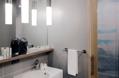 River North Art District Hotel | Deluxe King Mountain View: The Source Hotel, Pool & Artisanal Sourdoughs