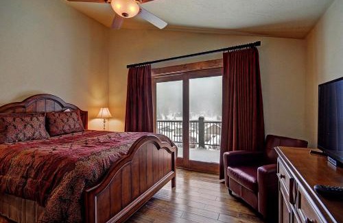 Blue River House | Deluxe Remodeled Cabin with Hot Tub near Breckenridge Ski Resort, Colorado