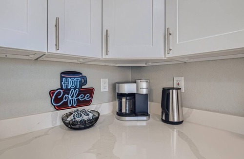 Denver House | Denver 5 BR|Game Room|Luxury Mattresses|Large Patio