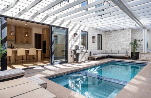 St. George House | Desert Gem: Private Pool, Lagoon + Beaches