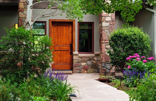 Edwards House | Designer Home: Free Ski Shuttle, Private Sledding Hill & Fishing Retreat