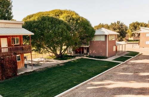 Jensen House | Dino Trails Getaway South - Sleeps up to 42 People