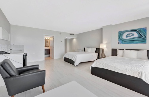 Bermuda Riviera Apartment | Direct Ocean Front Room