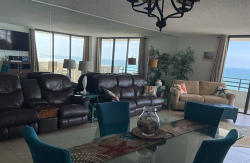 Daytona Beach Condo | DIRECT OCEANFRONT from ENTIRE condo!! Sweeping views in popular Horizons Condos!