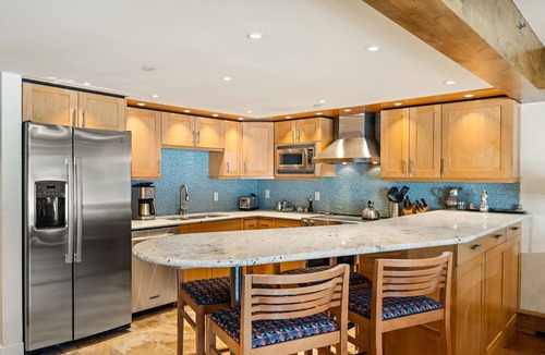 Snowmass Village Condo | Direct Ski-in/Ski-out Stonebridge Condo 2 Bedroom Den 3 Bath Deluxe Rated Unit# 600