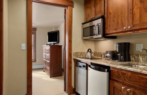 Breckenridge Cabin | Discount Grand Lodge On Peak 7 Ski Resort- 2 locked- bedrooms