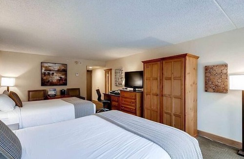Lakeside Village Hotel | Dog Friendly 2 Queen Beds Rm w/Patio | Spa & Pool