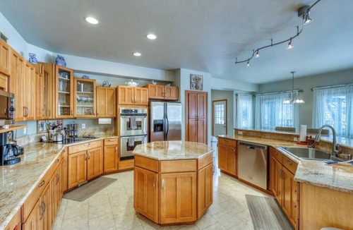 Gypsum House | Dog-friendly home with mountain views, pool & private hot tub