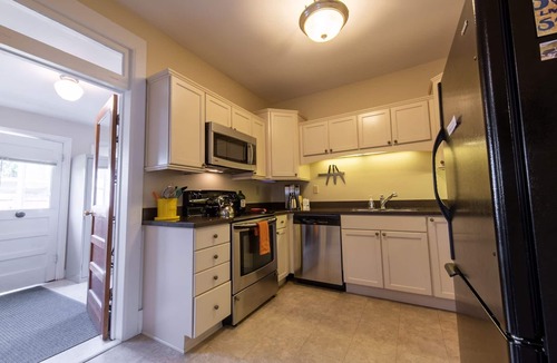 Salida House | Dog Friendly Prime Location Outdoor Dining Area