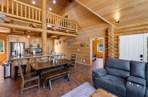 Meadow View Heights Cabin | Dog-friendly log cabin with game room and fire pit
