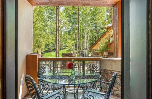 Beaver Creek Condo | DON'T MISS THIS TRUE SKI IN/SKI OUT VILLAGE GEM, PRIME LOCATION, SLEEPS 5