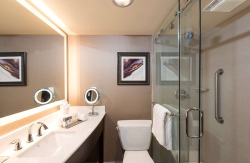 Seward Place Hotel | DoubleTree by Hilton Schenectady Downtown