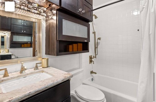Aspen Condo | Downtown Aspen! Aspen Mountain & Cowhide! Full Kitchen, Quiet, Parking!