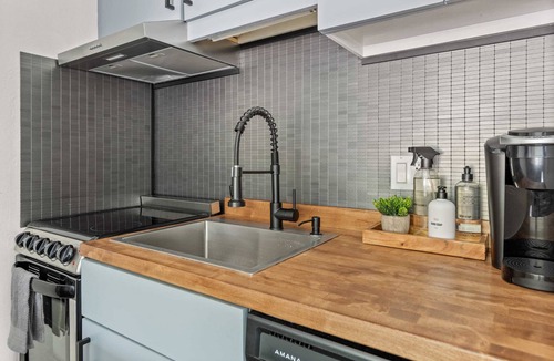 Aspen Condo | Downtown Aspen Studio | Walk to Gondola & Slopes