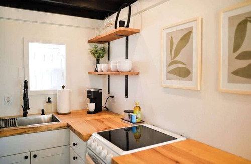 Conway House | Downtown Caldwell Tiny Home - 1 mi UCA
