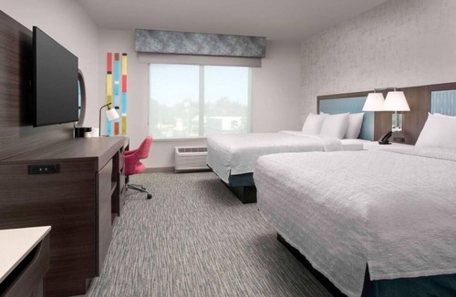 Pineapple Grove Arts District Hotel | Downtown Delray Beach Room – Walk to Beach, Dining, Bars, and Boutique Shopping