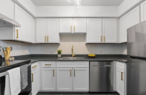 Downtown Denver Condo | DOWNTOWN DENVER SUITE 16 PRIVATE BALCONY, SKYLINE VIEWS, POOL, AND GYM, LOCATION
