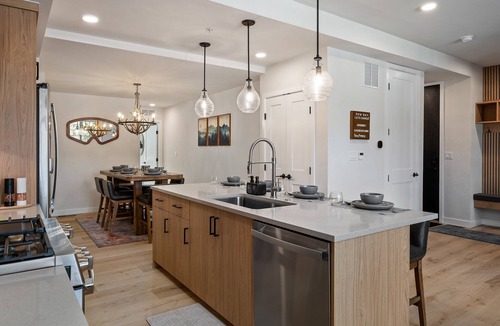 Old Town House | Downtown WP Penthouse 215 I Private Hot Tub I Great Views I 2 Story I Discounted Attractions