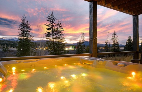Rendezvous House | Downtown WP River Run Chalet 111 I Great Views I Hot Tub I Bunk Room I Discounted Attractions