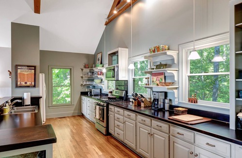 Clifftops House | Dramatic Mountain View Within Minutes from Sewanee