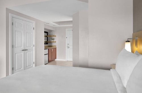 Central Beach Resort | Dream Florida Escape in Fort Lauderdale!