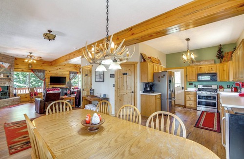 Meadow View Heights Cabin | Duck Creek Village Cabin Near National Forest!