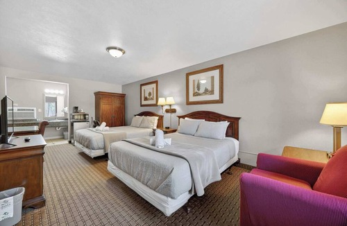 Manitou Springs Hotel | Eagle Motel Suite 118