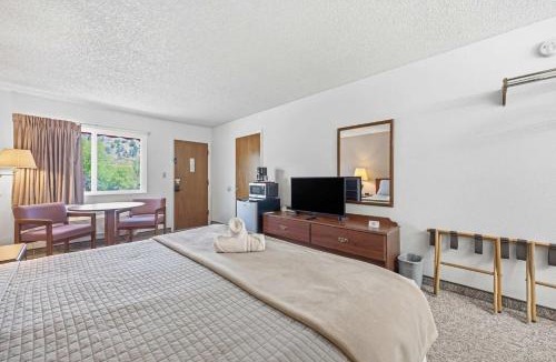 Manitou Springs Hotel | Eagle Motel Suite 226