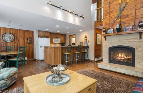 Vail Villa | East Vail Townhome - Close to Racquet Club