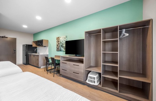 Rustic Hills Hotel | Echo Suites Extended Stay By Wyndham Colorado Springs Airpt