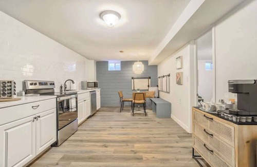 Broadmoor Apartment | El Sereno Bungalow! Pet-Friendly Ivywild Flat