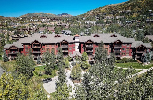 Steamboat Springs Condo | EL5206 | Relax in Luxury | Spacious and Amenities Galore | Air Chilling | Pool