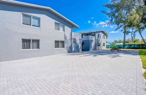 Poinciana Park Apartment | Elegant 2BR Near Beach & Cruise Port
