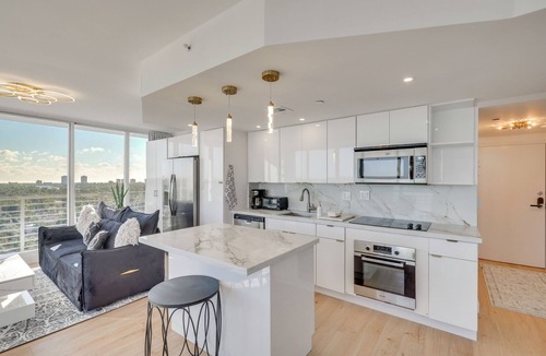 Downtown Hollywood Condo | Elegant Condo w/Stunning Views in Dtwn Hollywood