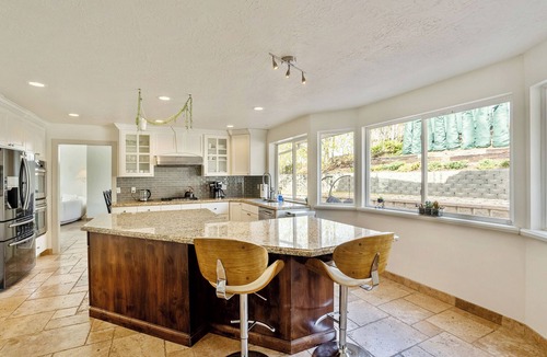 Cottonwood Heights House | Elegant Mountain Escape Minutes to Skiing and Downtown-Monthly %35 Off