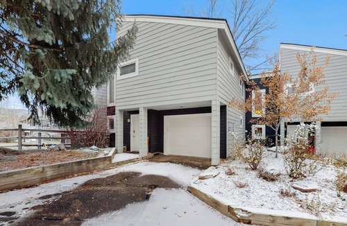 Edwards House | Elegant Mountain-View Condo with Backyard Trails | 8 Minute Walk to Riverwalk