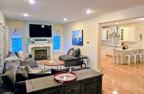 Ogunquit House | Elegant, spacious Ogunquit 6 Bed 7 bath home, 5min walk to Cove & Downtown!
