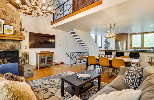 Vail House | Elegant Vail Home - Walk to Booth Falls Trail
