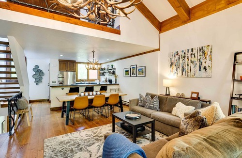 Vail House | Elegant Vail Home - Walk to Booth Falls Trail