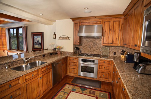 Avon Hotel | Elkhorn Escape | Ski-in/ski-out, Ritz-Carlton access - Bachelor Gulch