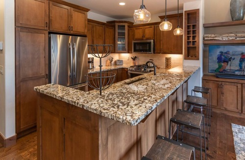 Steamboat Springs House | Emerald View | Luxe Decor & Mtn Modern Design | Tons of Room & Storage